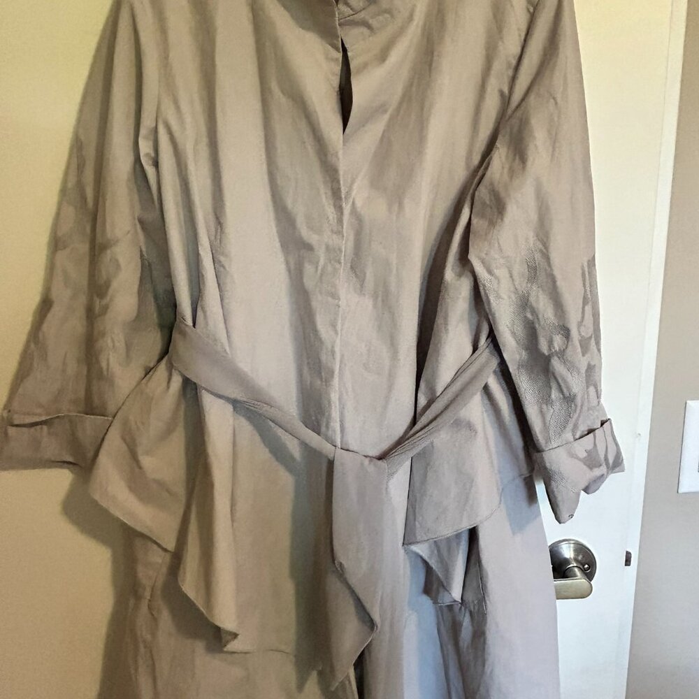 Pale Grey, Very Unique Coat